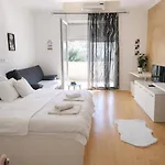 Nora شقة