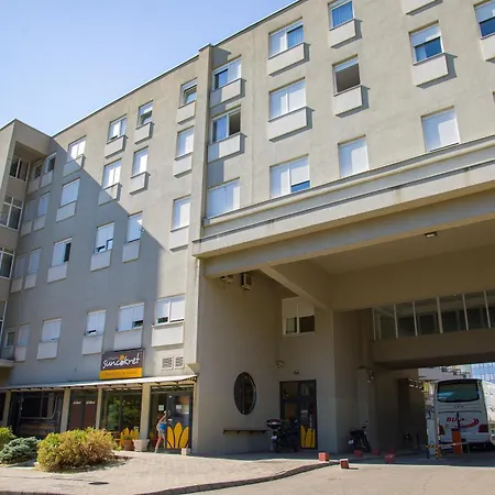 Nora Apartment