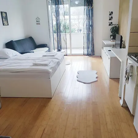 Nora Apartment *